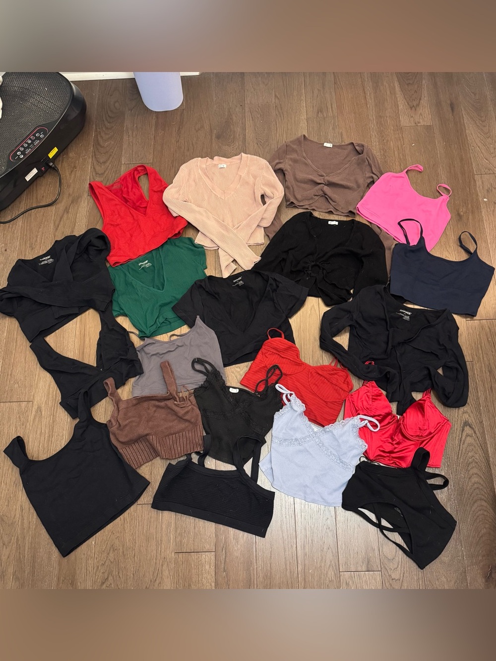 HUGE Garage Going Out/Cropped Top Bundle! - 20 items